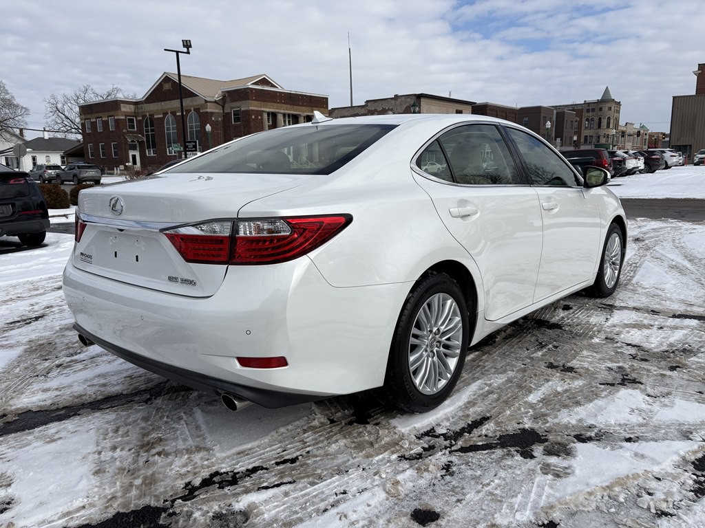 2013 Lexus ES Image 4