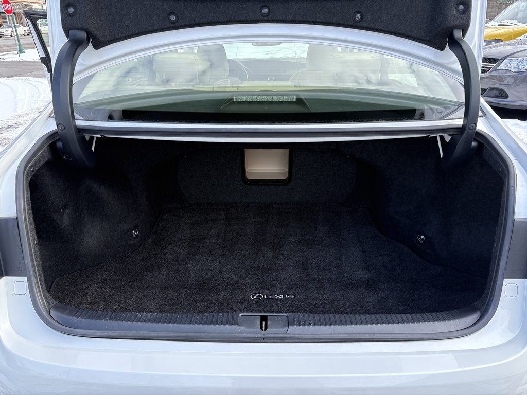 2013 Lexus ES Image 6