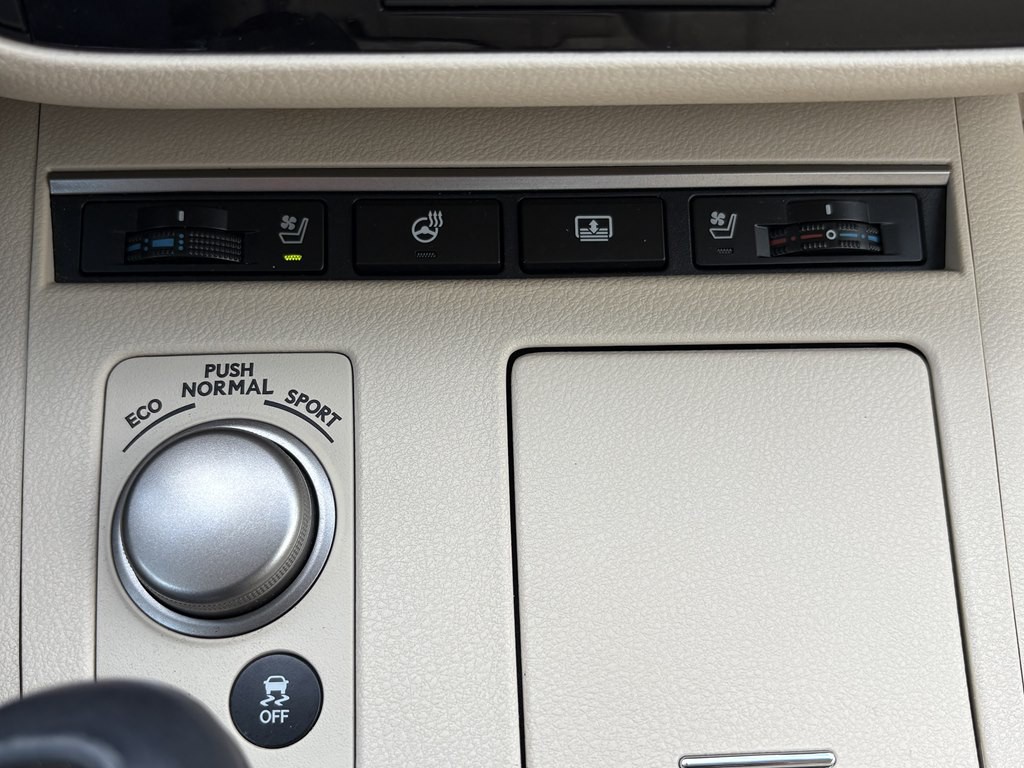 2013 Lexus ES Image 26