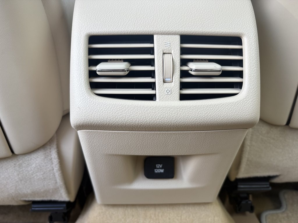 2013 Lexus ES Image 34