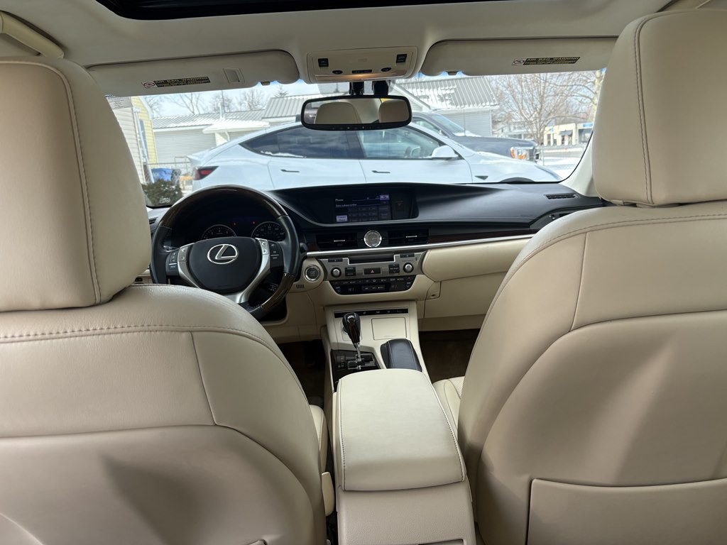 2013 Lexus ES Image 35