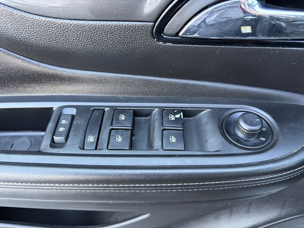 2017 Buick Enclave Image 14