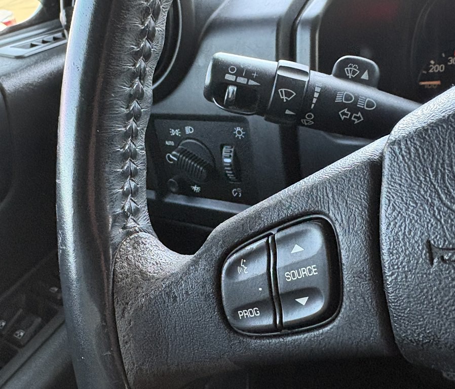 2005 HUMMER H2 Image 21