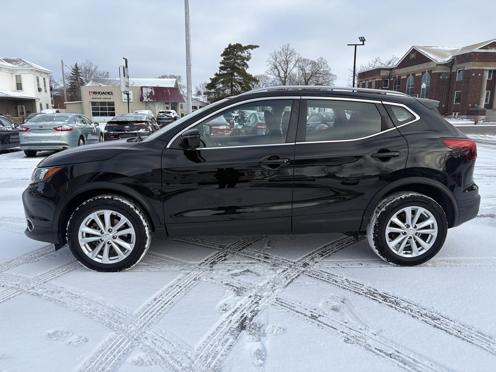 2017 Nissan Rogue Image 2