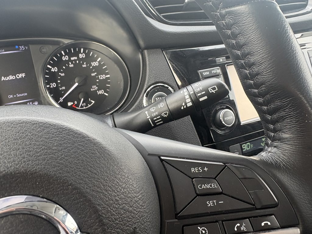 2017 Nissan Rogue Image 18