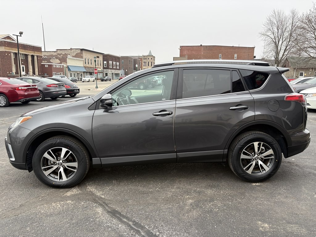 2018 Toyota Rav4 Image 2