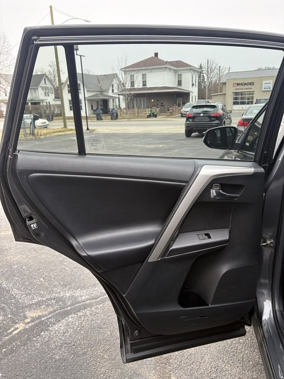 2018 Toyota Rav4 Image 30