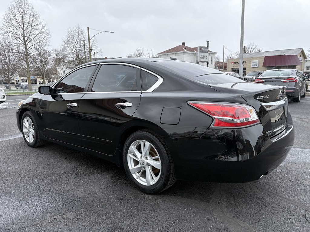 2015 Nissan Altima Image 3