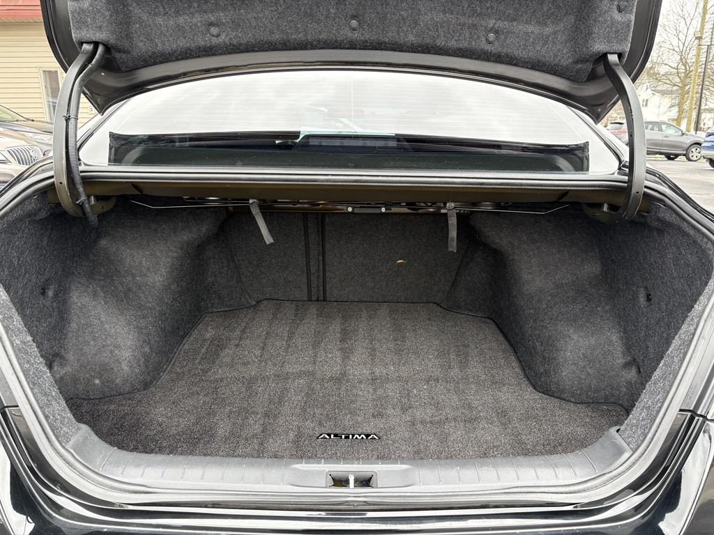 2015 Nissan Altima Image 9