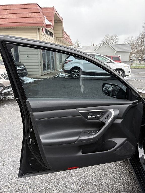 2015 Nissan Altima Image 12