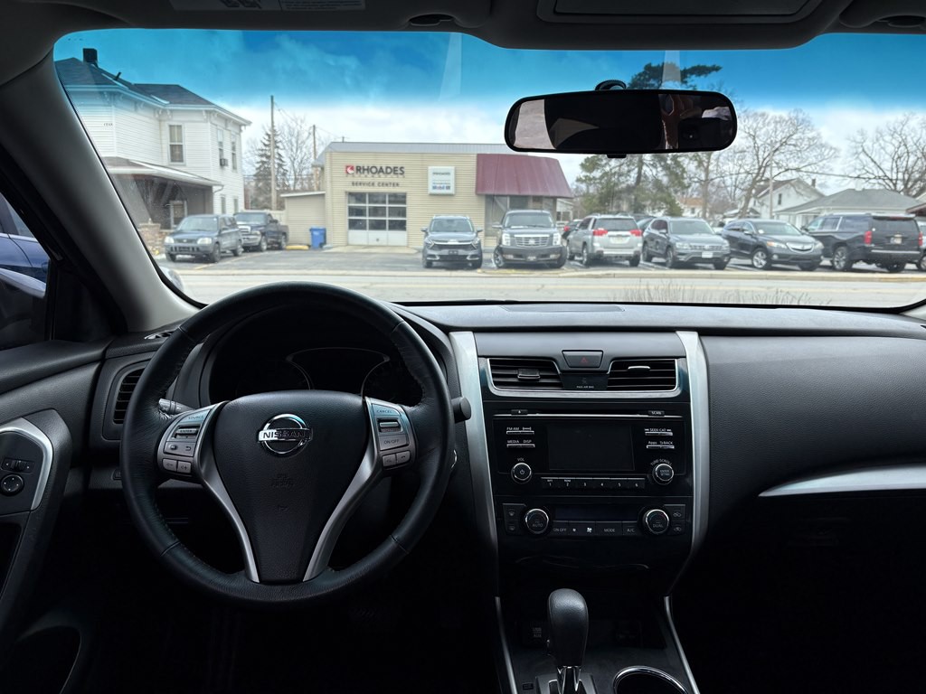 2015 Nissan Altima Image 25