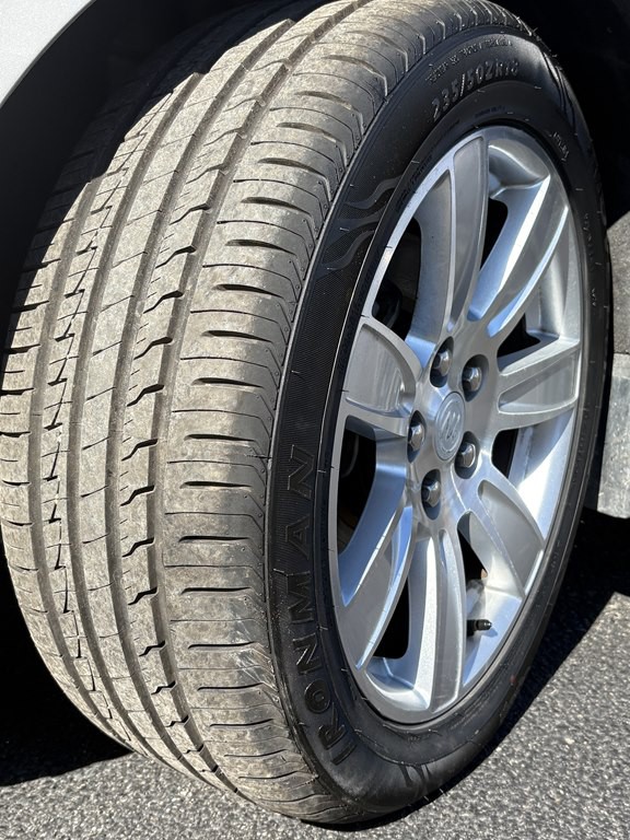 2012 Buick Lacrosse Image 10