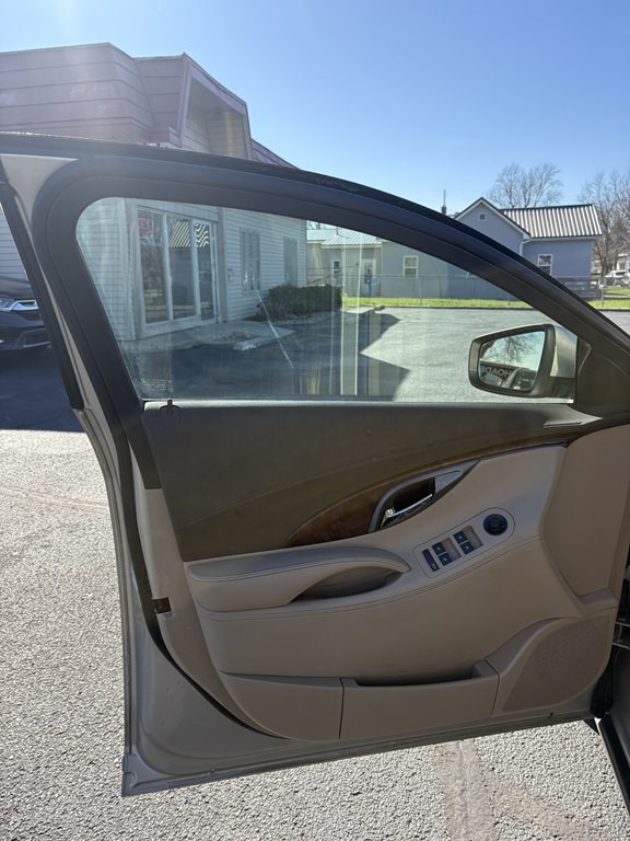 2012 Buick Lacrosse Image 11