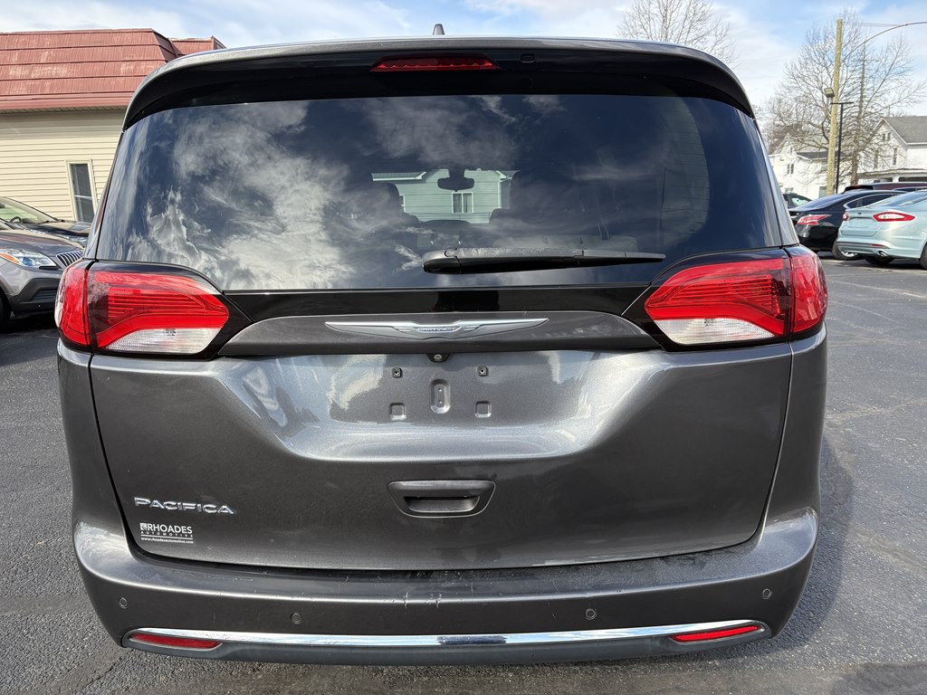 2017 Chrysler Pacifica Image 4