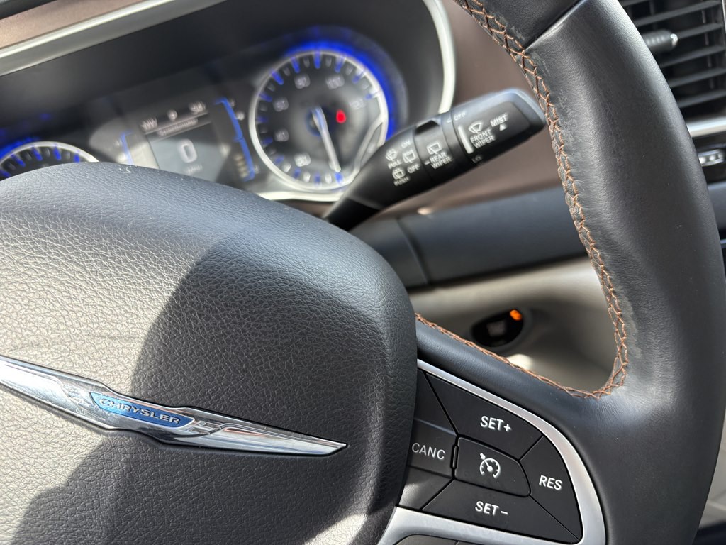 2017 Chrysler Pacifica Image 19