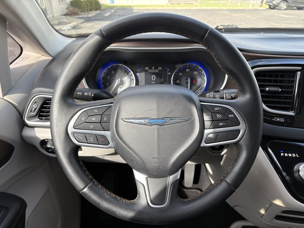2017 Chrysler Pacifica Image 20