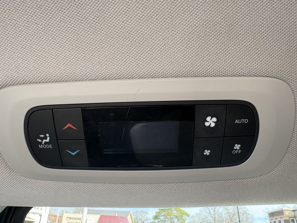 2017 Chrysler Pacifica Image 34