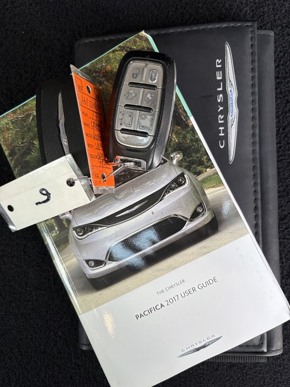 2017 Chrysler Pacifica Image 35