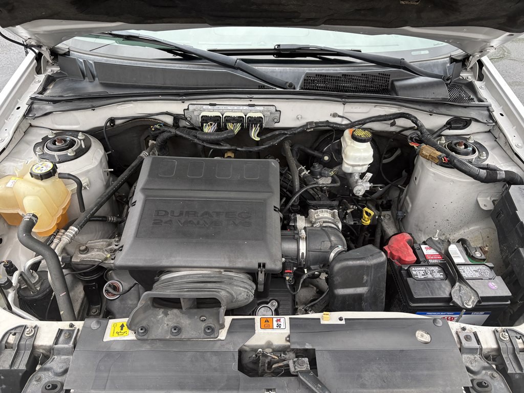 2011 Mercury Mariner Image 10