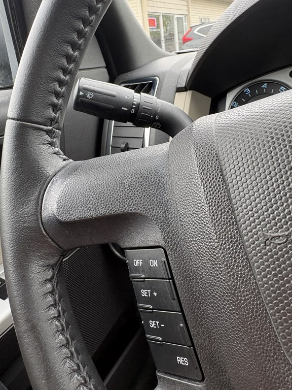 2011 Mercury Mariner Image 17