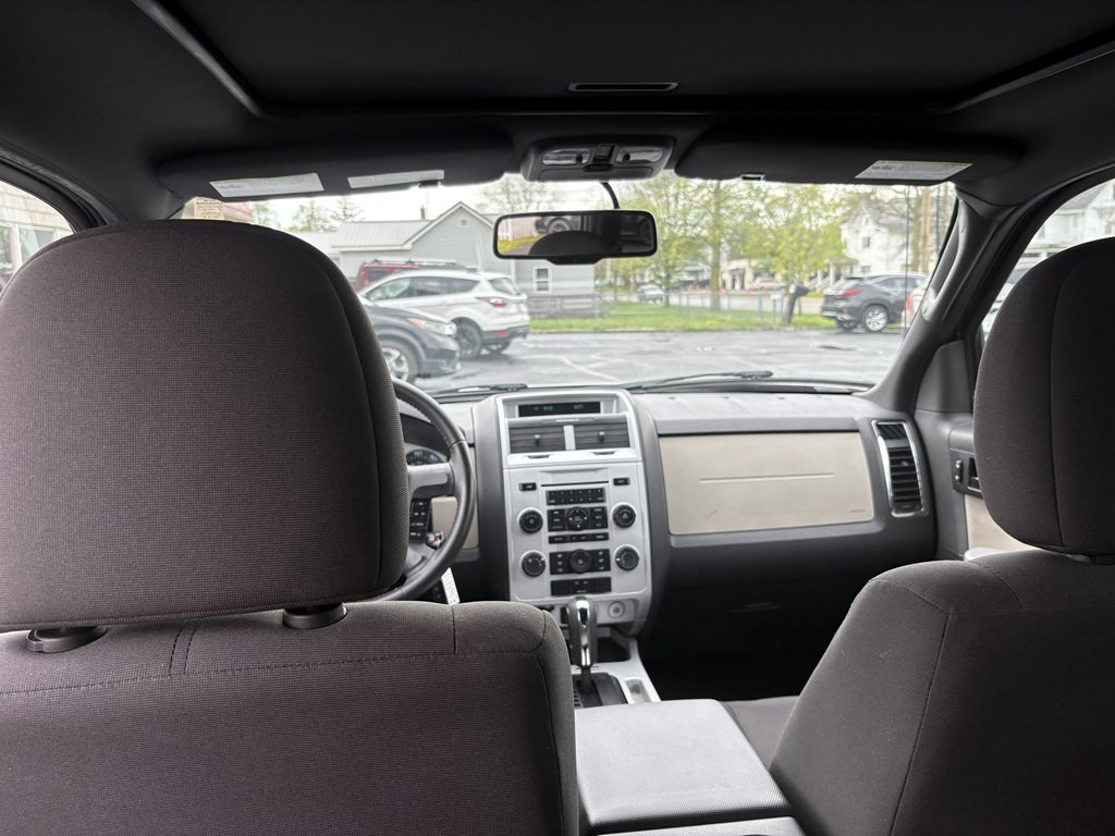 2011 Mercury Mariner Image 25