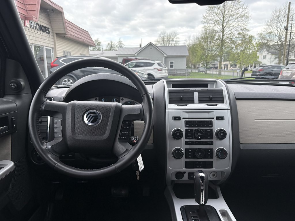 2011 Mercury Mariner Image 26
