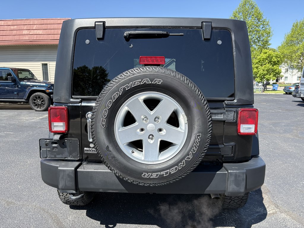 2012 Jeep Wrangler Image 4