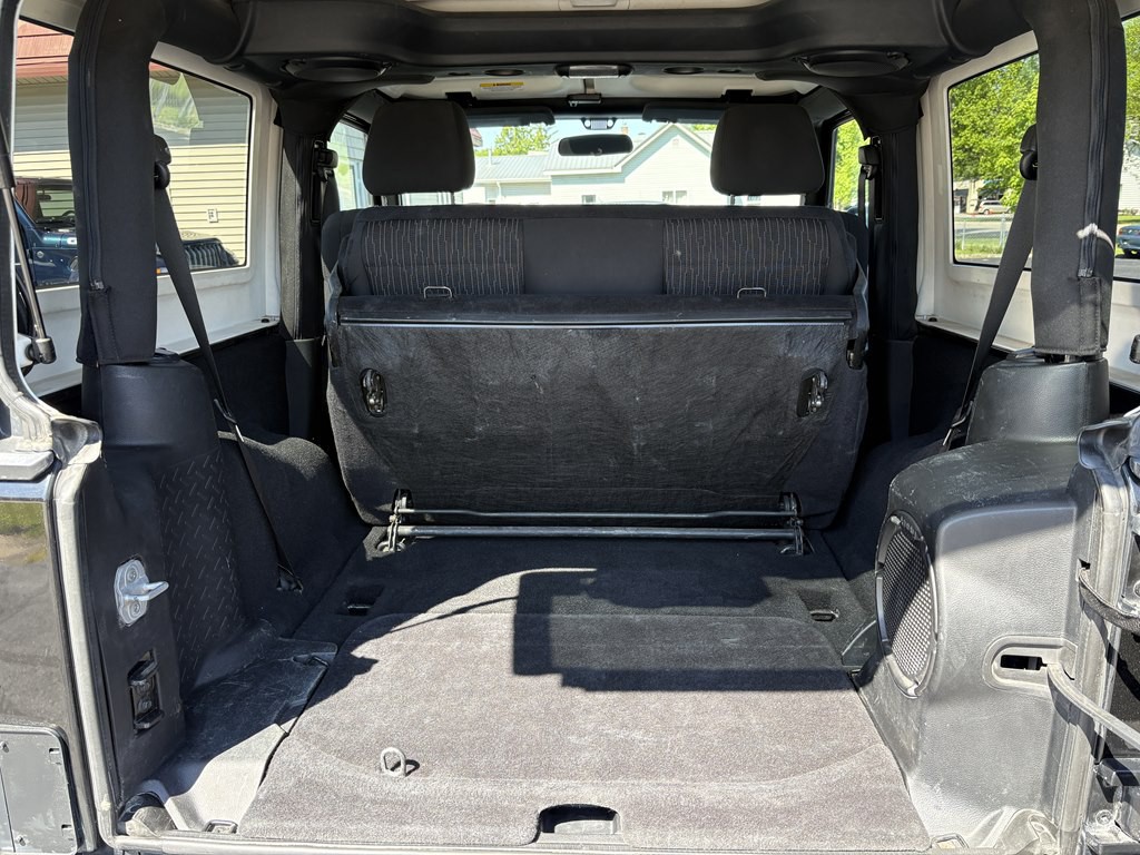 2012 Jeep Wrangler Image 10