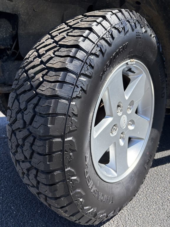 2012 Jeep Wrangler Image 12