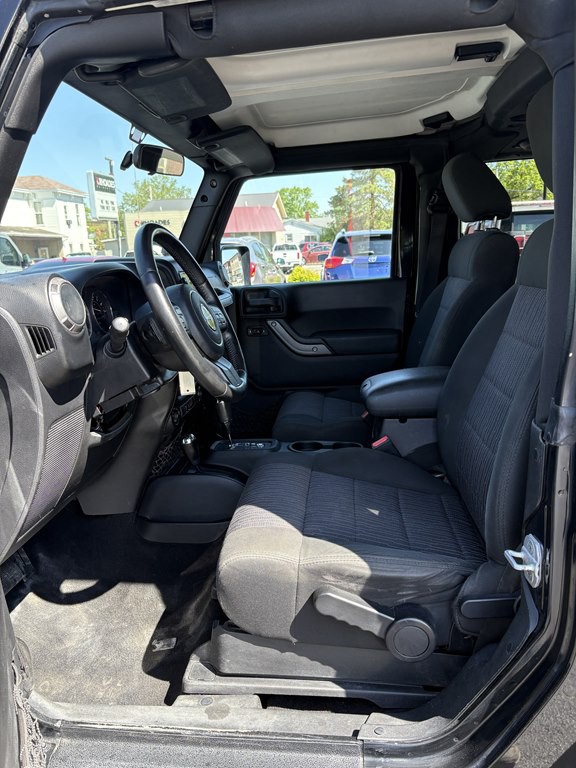2012 Jeep Wrangler Image 14