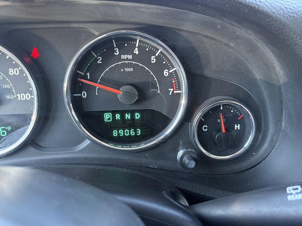 2012 Jeep Wrangler Image 18