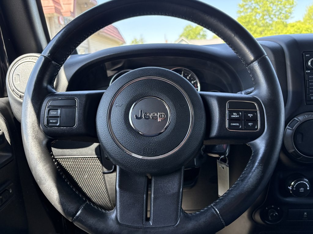 2012 Jeep Wrangler Image 19