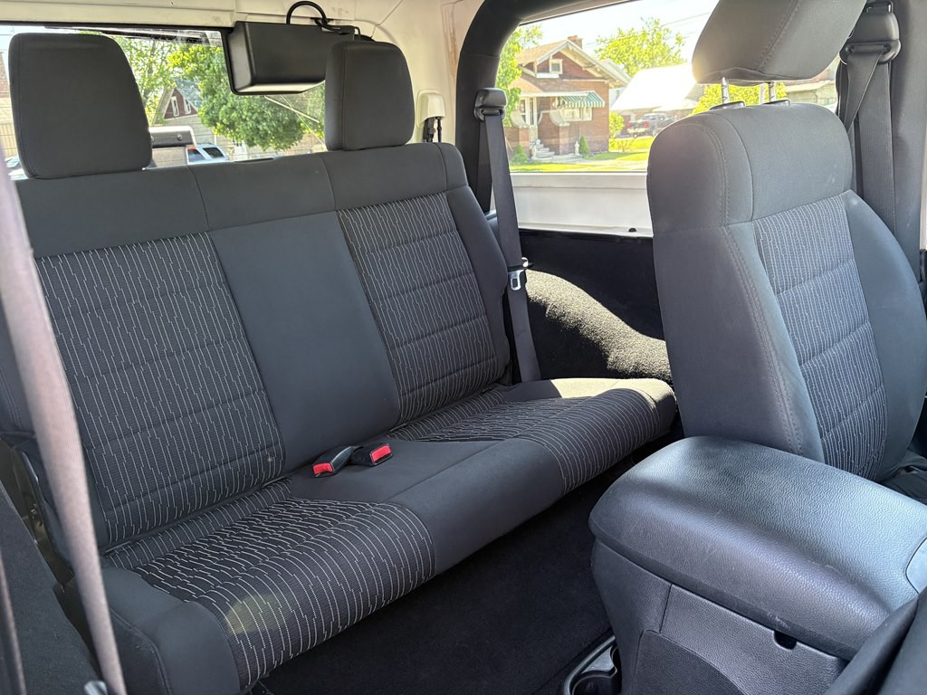 2012 Jeep Wrangler Image 24