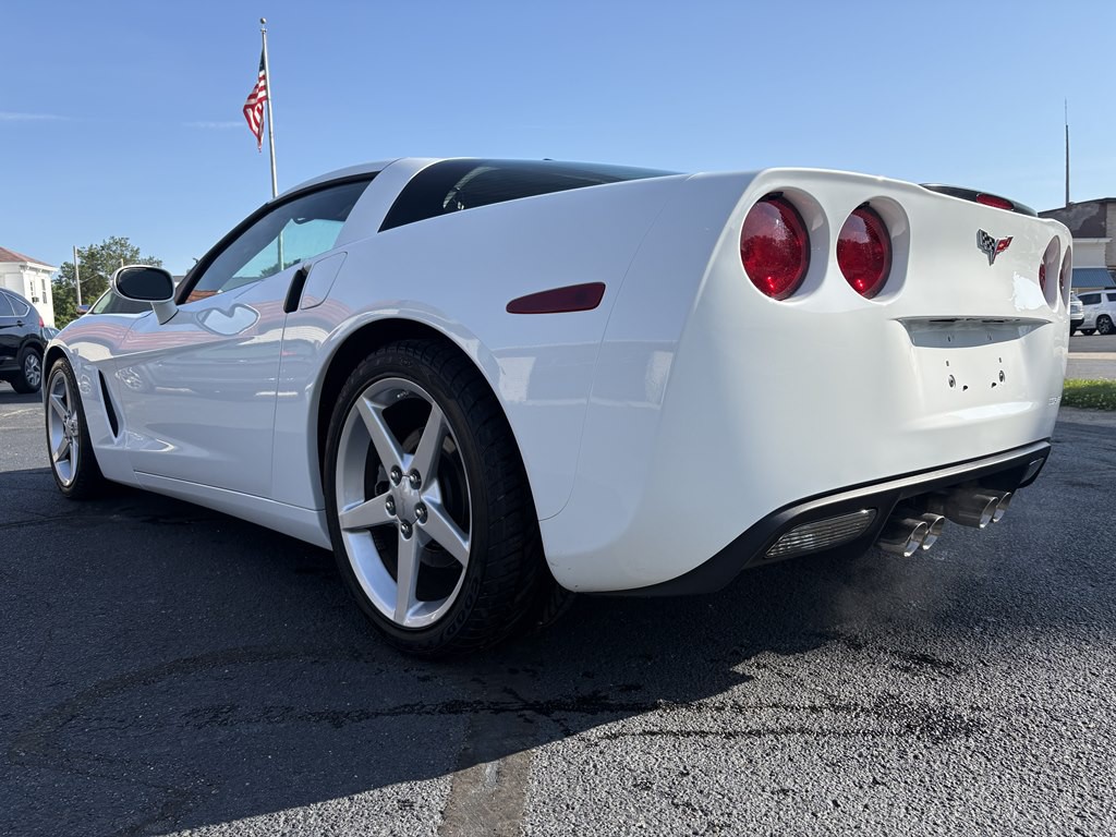 2005 Chevrolet Corvette Image 3