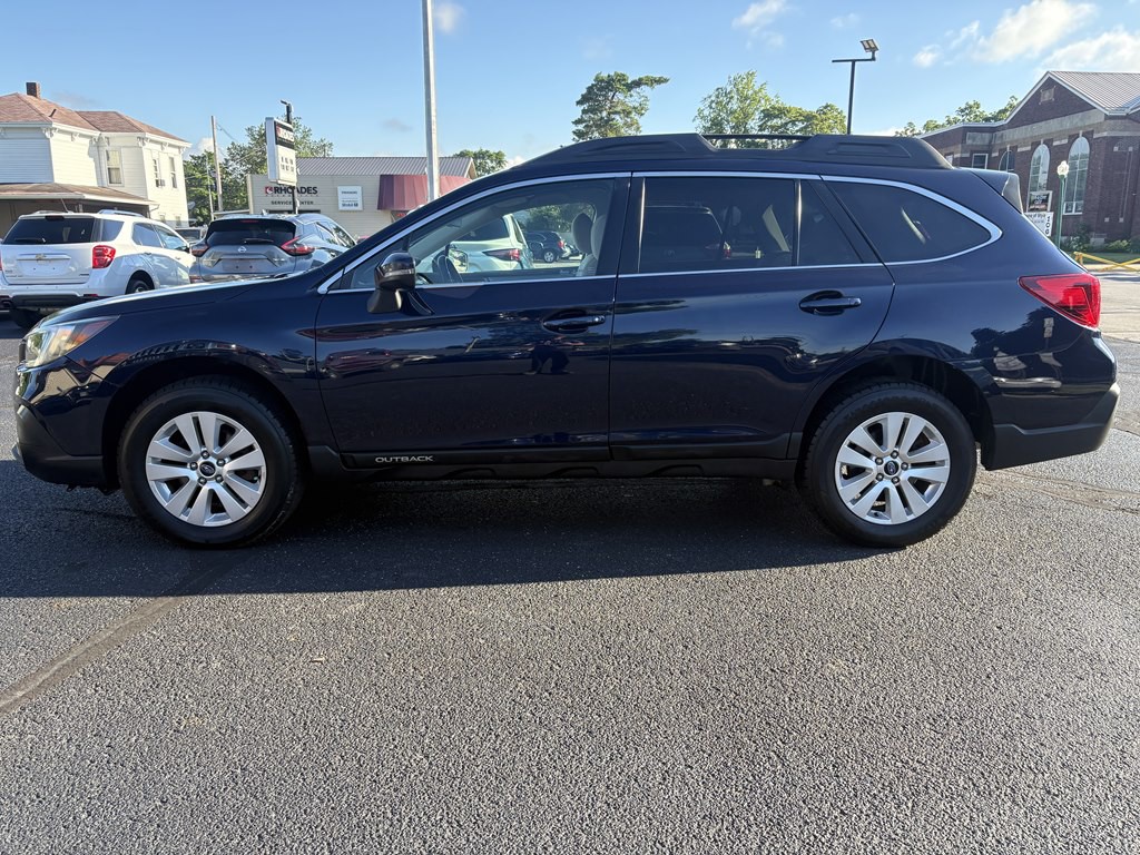 2018 Subaru Outback Image 2