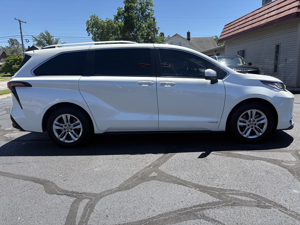 2021 Toyota Sienna Image 6