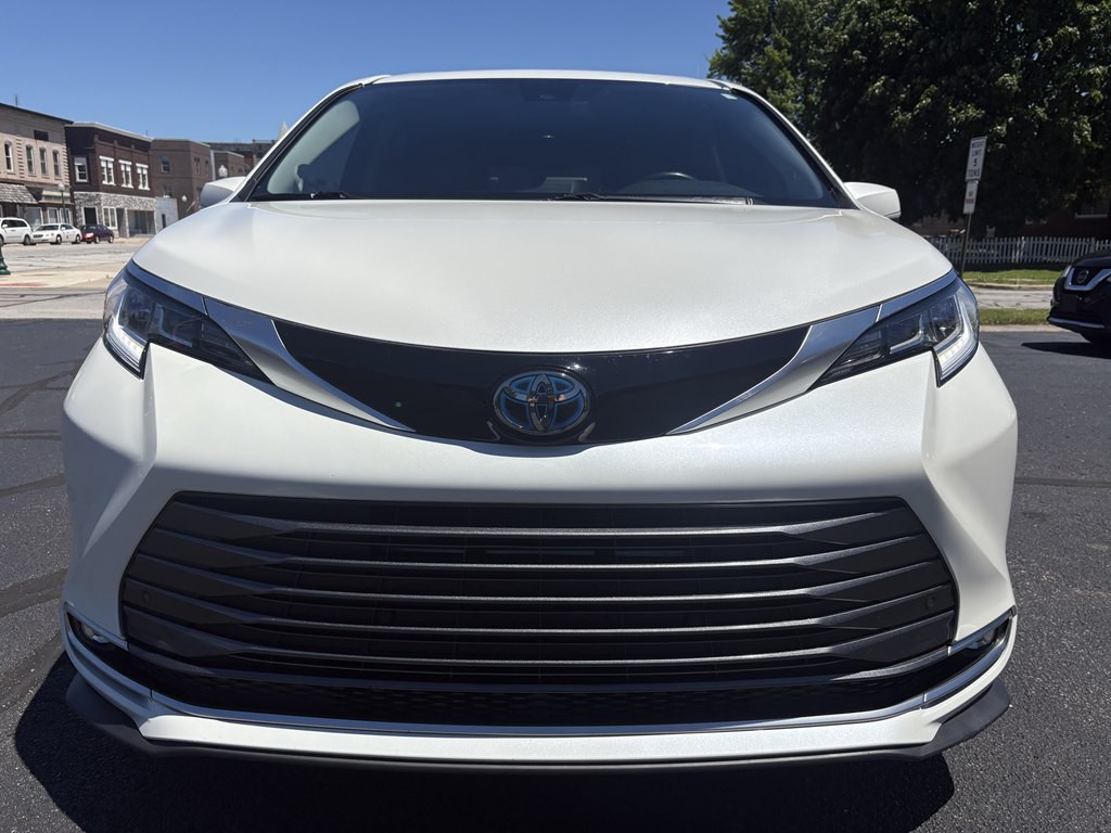2021 Toyota Sienna Image 8