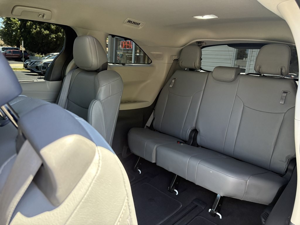 2021 Toyota Sienna Image 32
