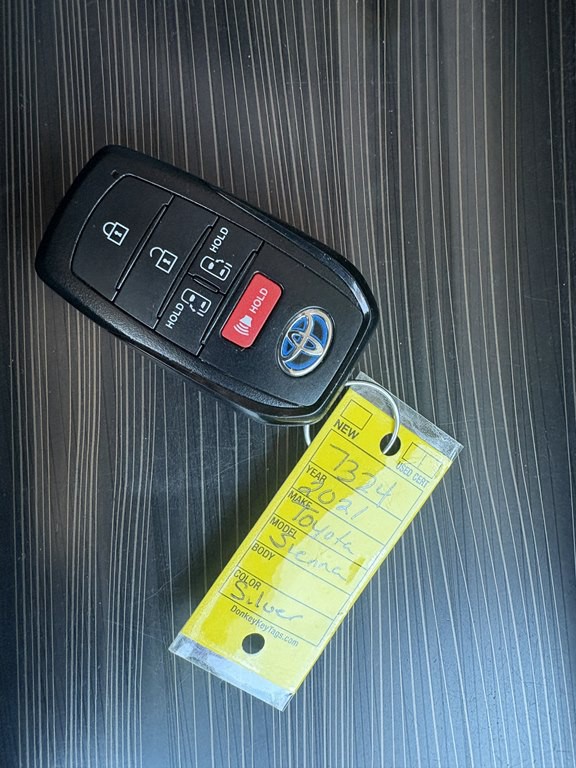 2021 Toyota Sienna Image 38