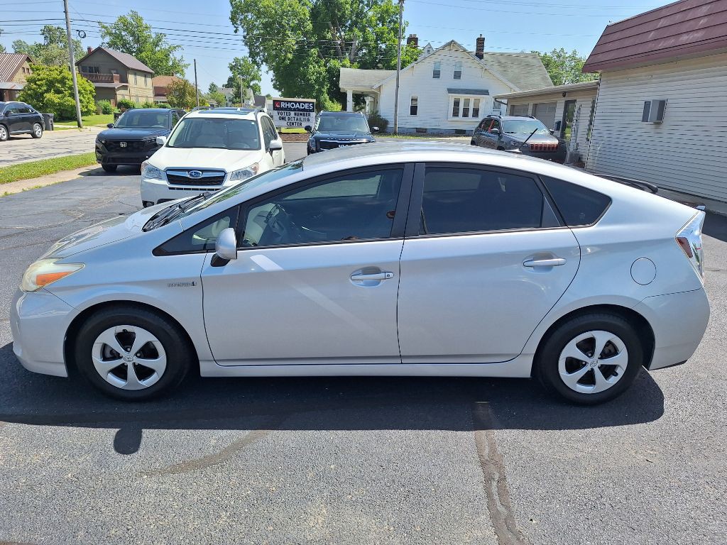 2012 Toyota Prius Image 2