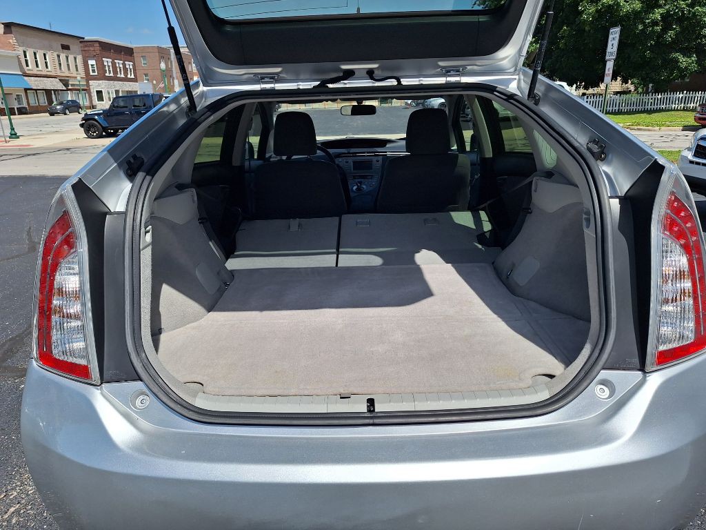 2012 Toyota Prius Image 11