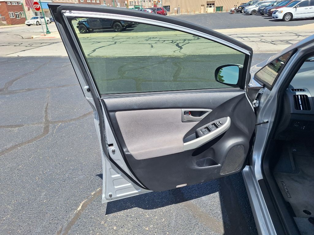 2012 Toyota Prius Image 14