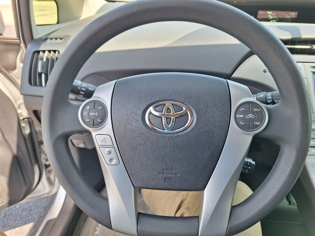 2012 Toyota Prius Image 18