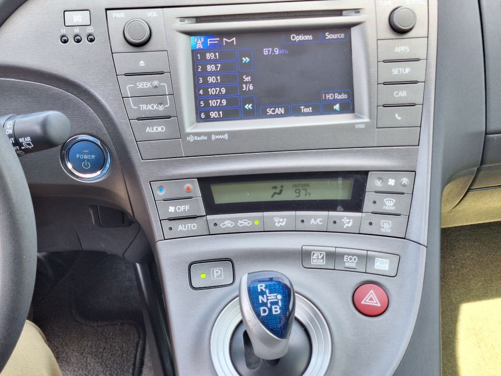 2012 Toyota Prius Image 21