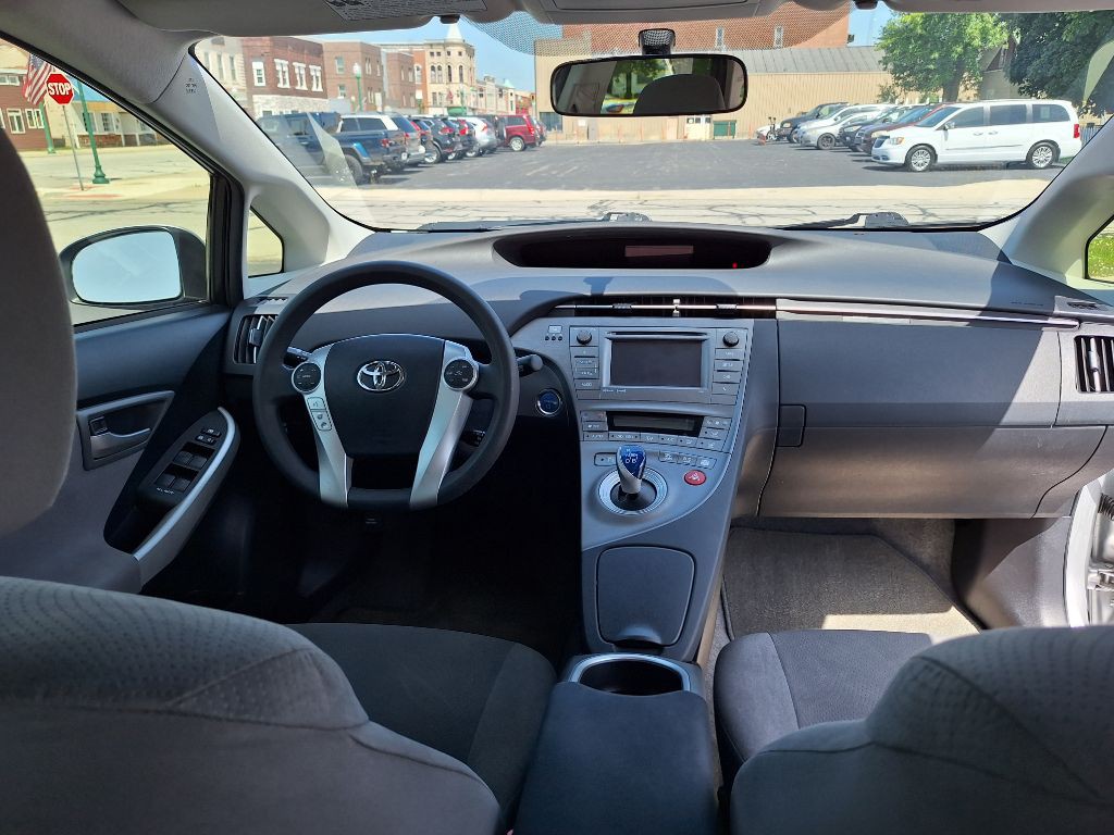 2012 Toyota Prius Image 31