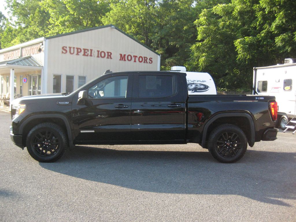 2021 GMC Sierra Image 2