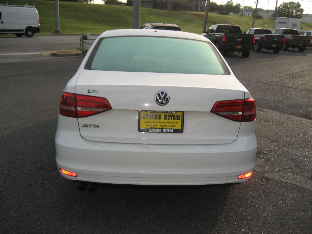 2015 Volkswagen Jetta Image 3
