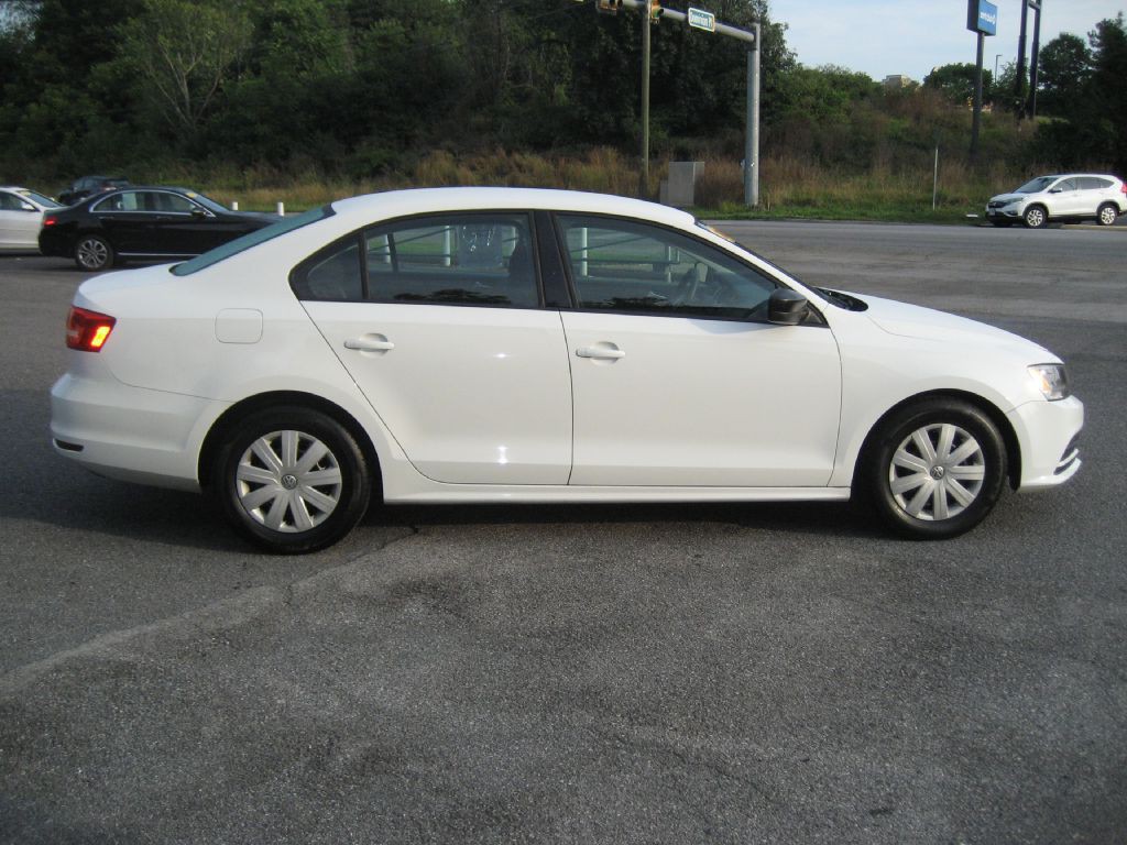 2015 Volkswagen Jetta Image 4