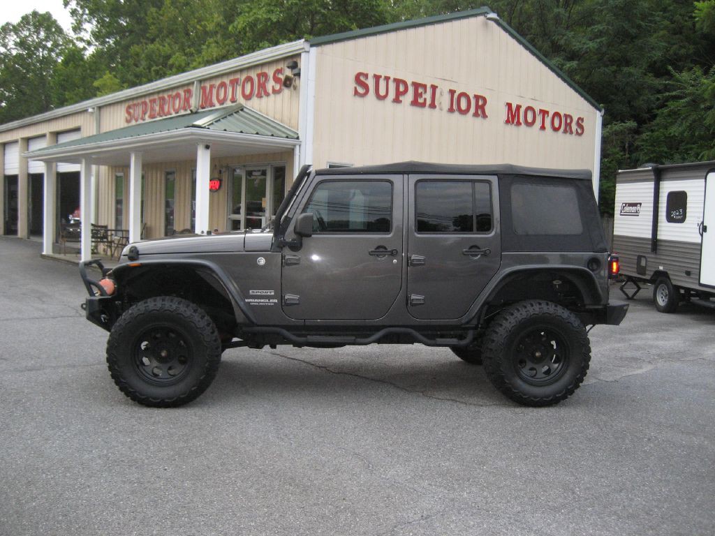 2017 Jeep Wrangler Unlimited Image 2