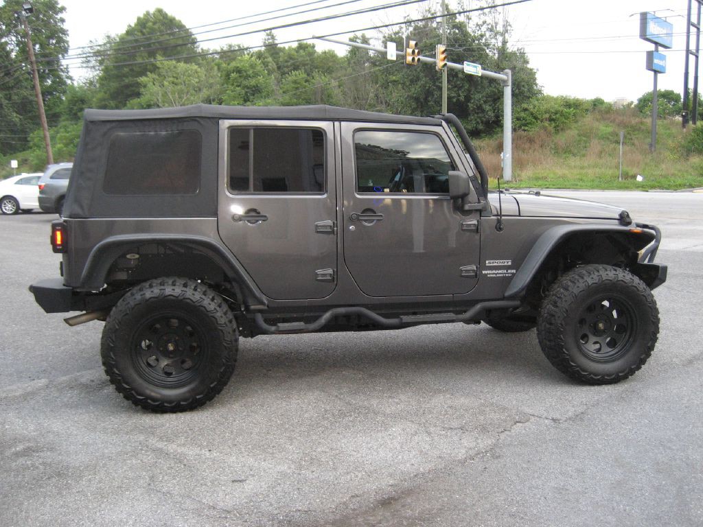 2017 Jeep Wrangler Unlimited Image 4
